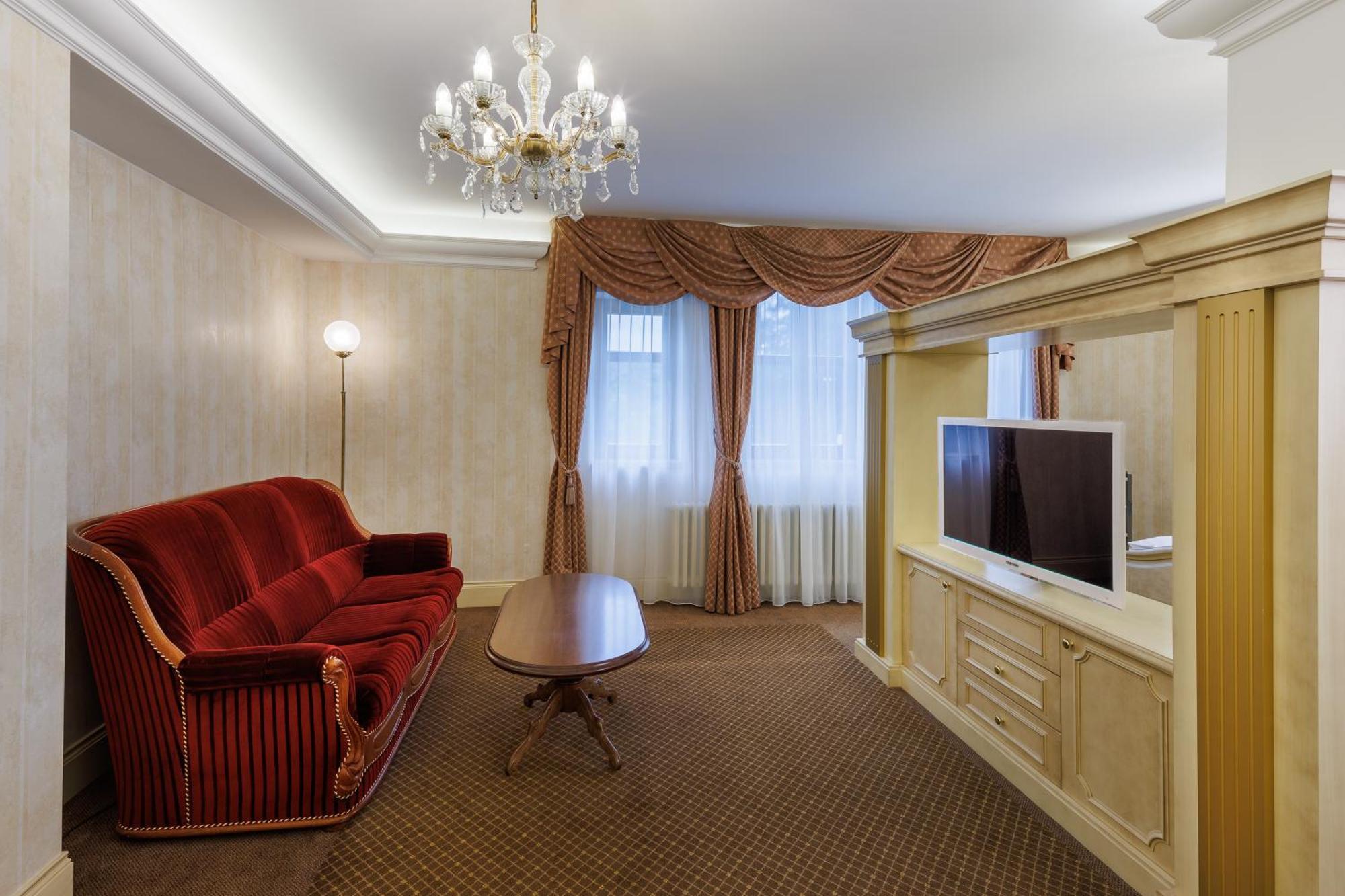 Hotel Chateau Cihelny Karlovy Vary Exterior photo