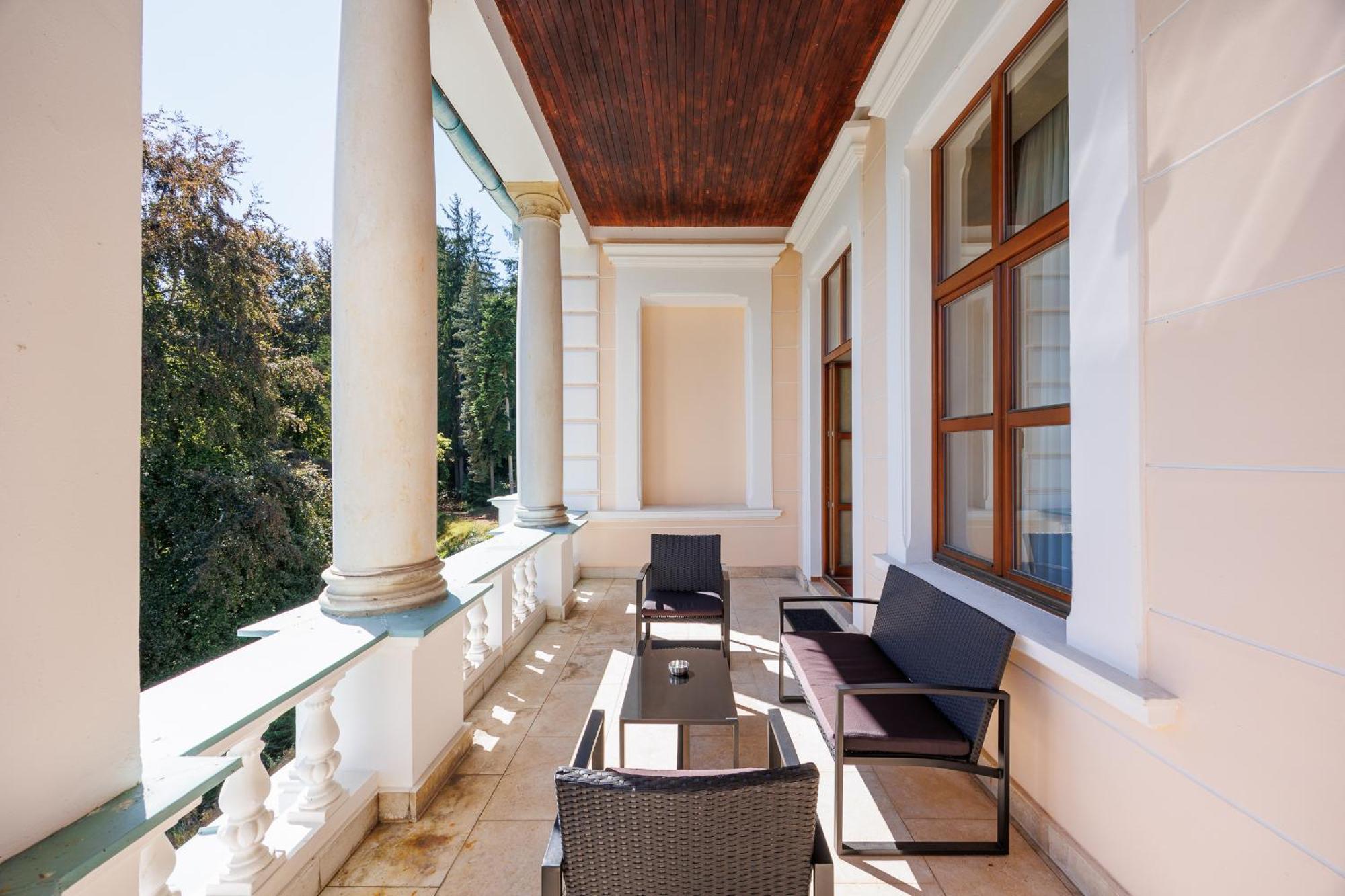 Hotel Chateau Cihelny Karlovy Vary Exterior photo